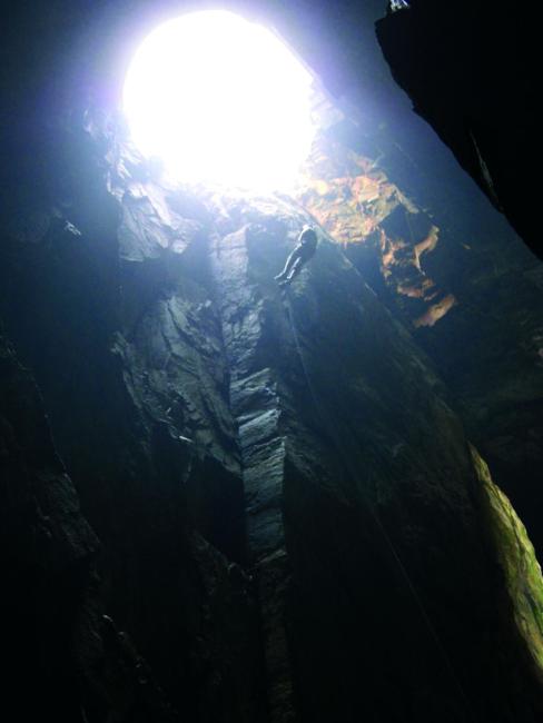 Isla de Ons. Cueva Burato do Inferno