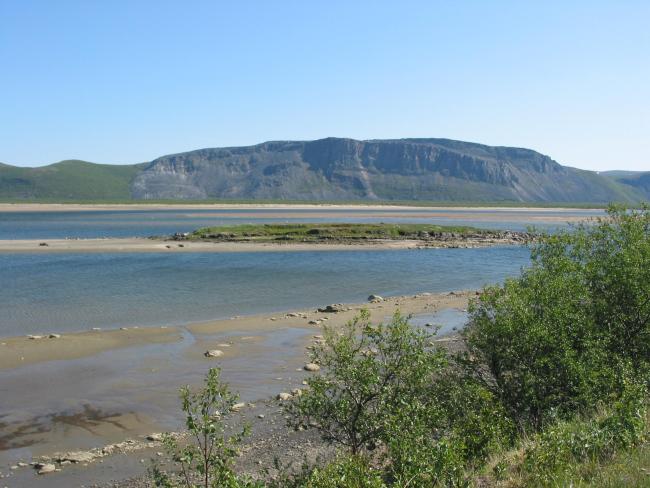 Tanamunningen, view towards Gullholmen.