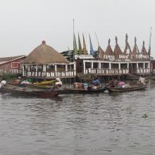 Hotel Chez Raphael dans le village lacustre de Ganvie. Zone touristique dans le site Ramsar 1018 