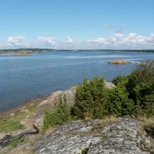 Kurefjorden, Rock skerries in the background.