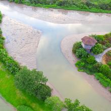 Mudflats emerged with the tidal action of Pearl River Estuary